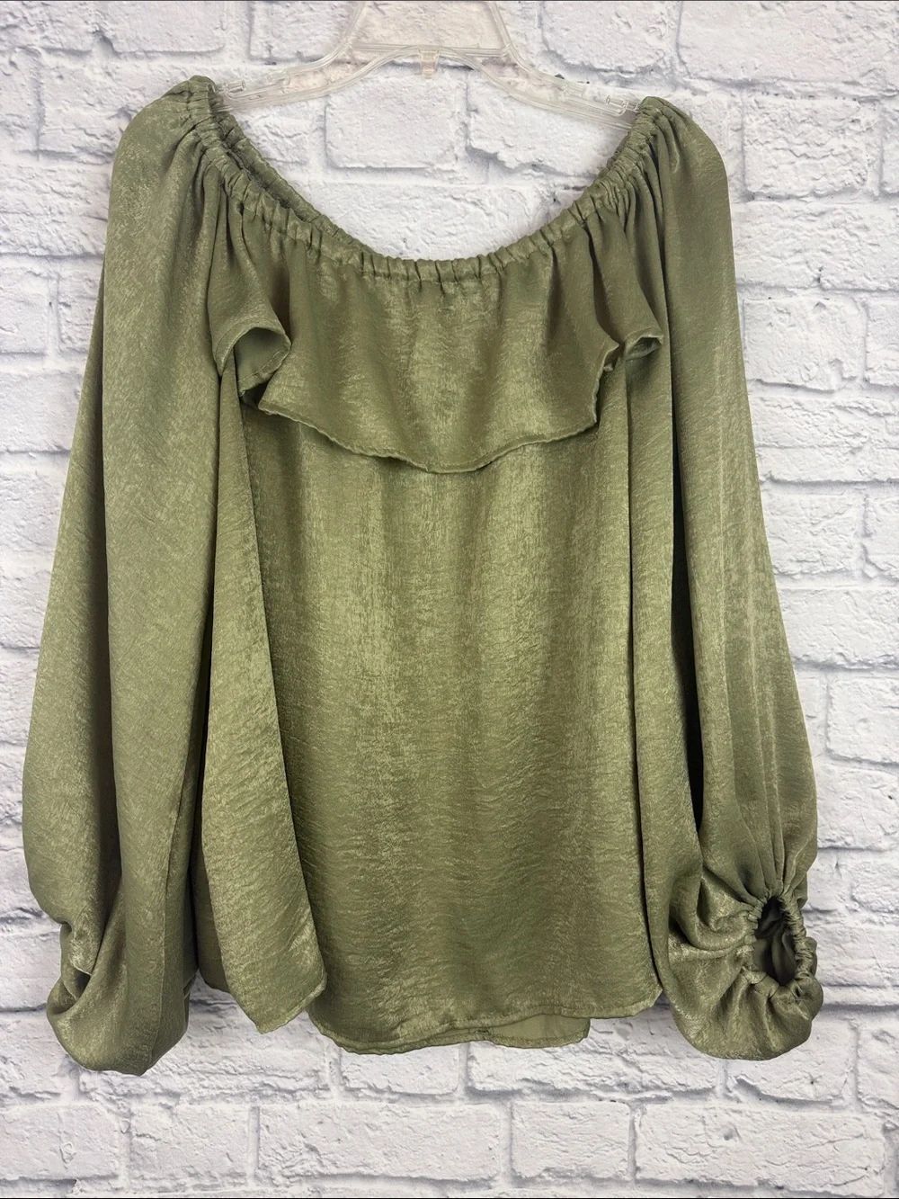 Off-Shoulder Ruffle Blouse in Olive Green Long Sleeve Size Large NwT